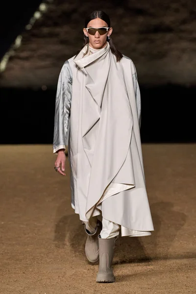 Look 9